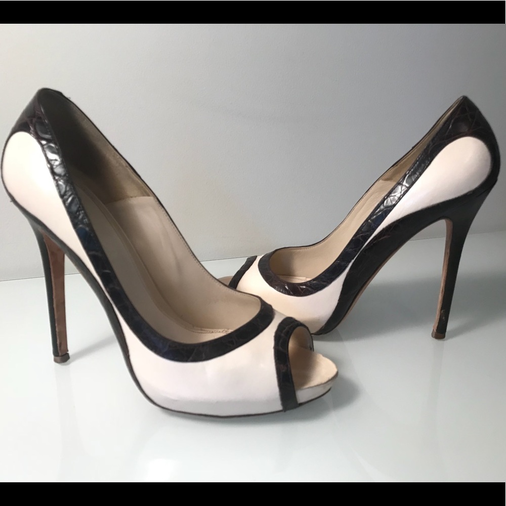 Alexander McQueen 5” peep-toe platform pump